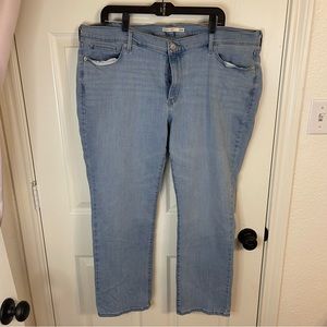 Levi’s plus classic straight jean